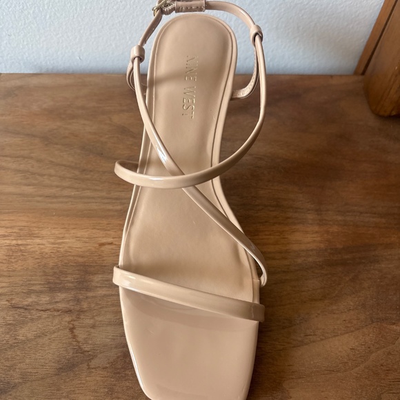 Nine West nude strappy heels - Picture 2 of 4